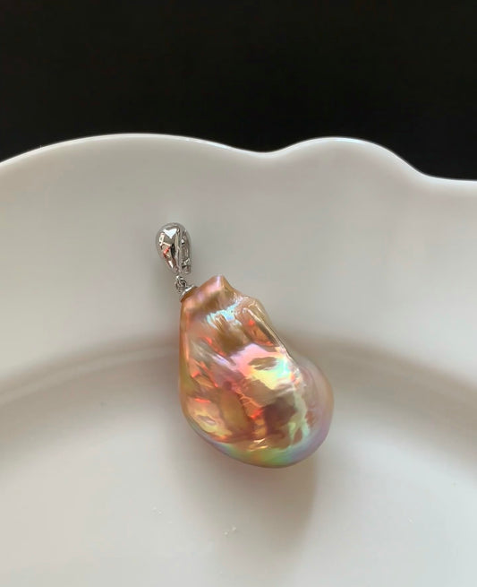 Baroque Pearl Pendant